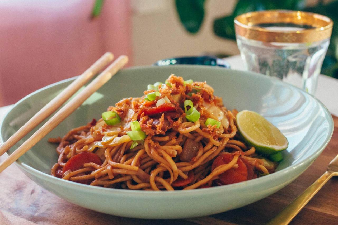 Goreng mie indonesian noodles recipe fried food easy vegetarian